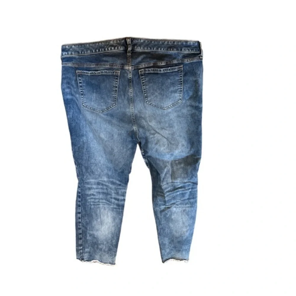 Torrid Women's Crop Boyfriend Vintage Stretch Distressed Jeans Size‎ 18